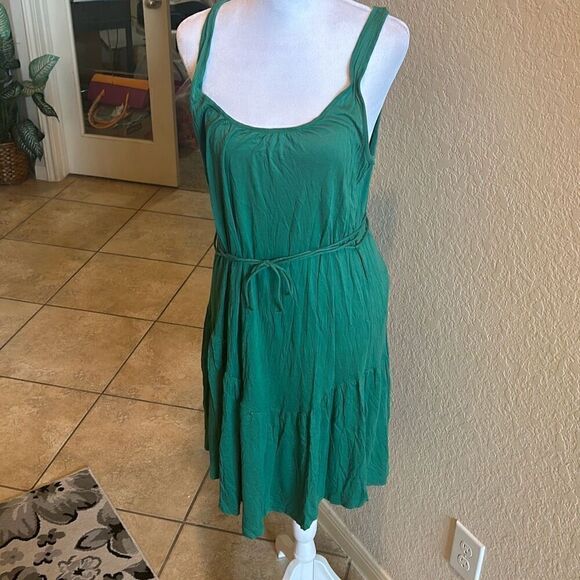 Theory M Sleeveless Tie Waist Peplum Hem Dress Green Knee Length Elevated Basic - Picture 1 of 12